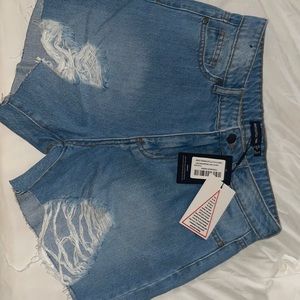 Pretty little things